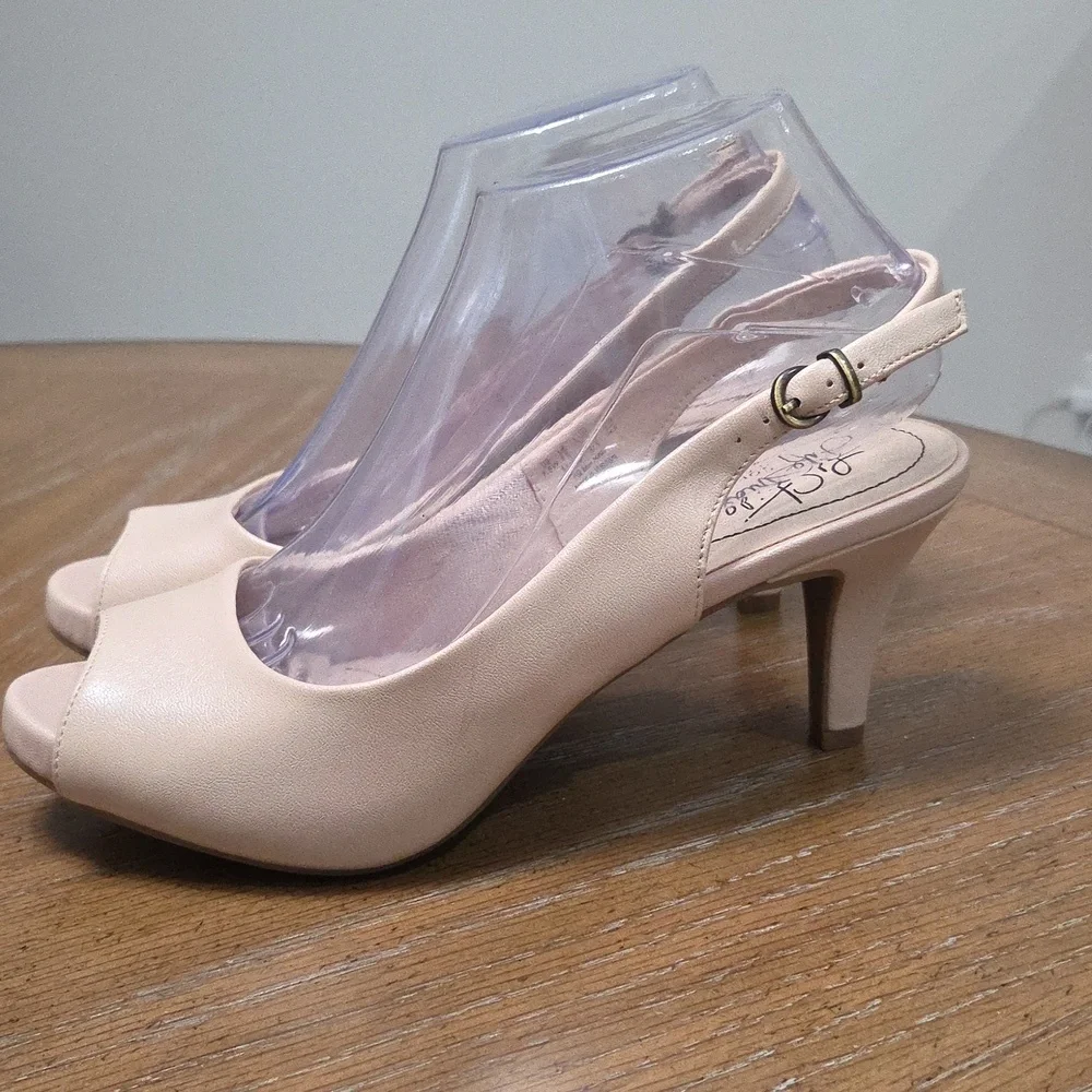 Lifestride Teller Slingback Nude Pumps, Size 7.5W